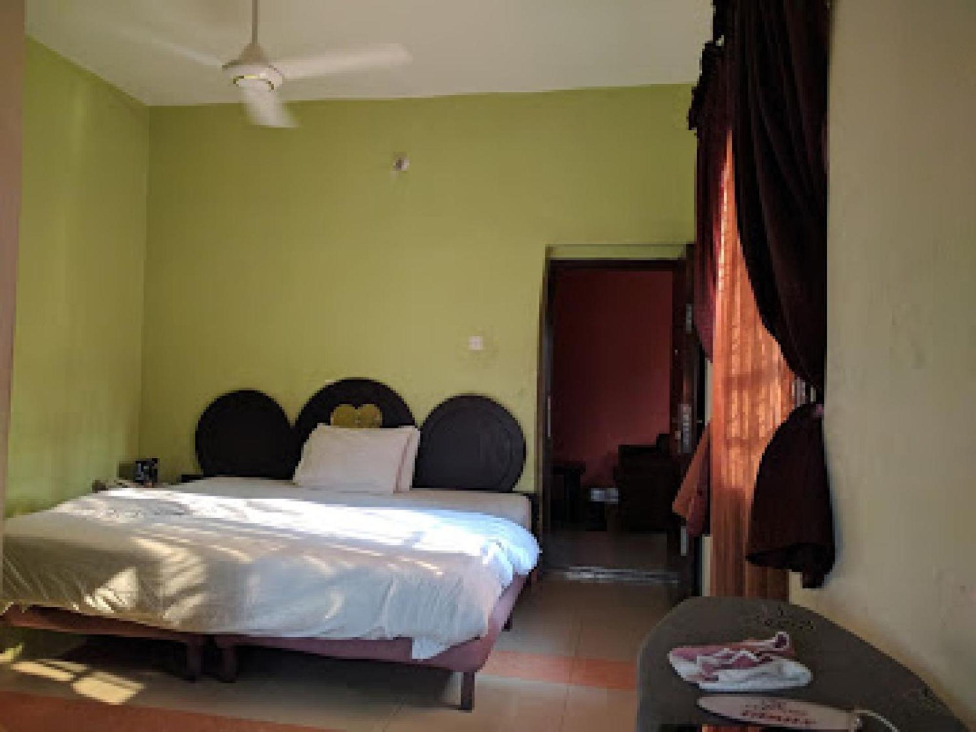 Room In Lodge - Clen-Phil Hotels And Suite Port Harcourt Bagian luar foto
