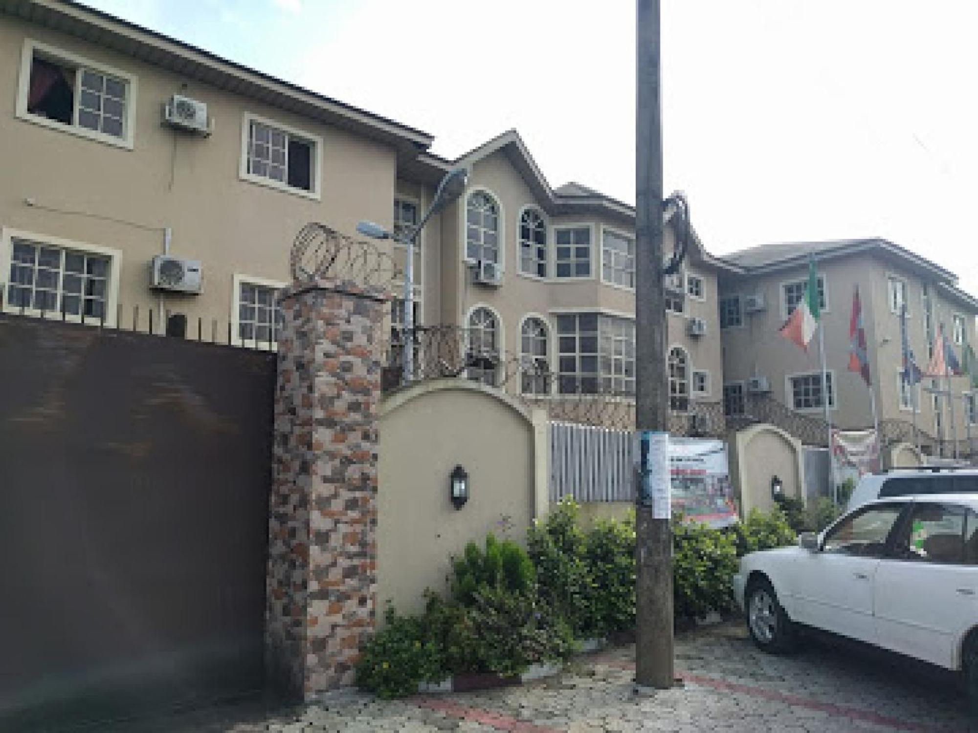 Room In Lodge - Clen-Phil Hotels And Suite Port Harcourt Bagian luar foto